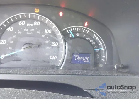 2013 Toyota Camry Le z USA, uszkodzony, nr VIN 4T4BF1FK5DR319223